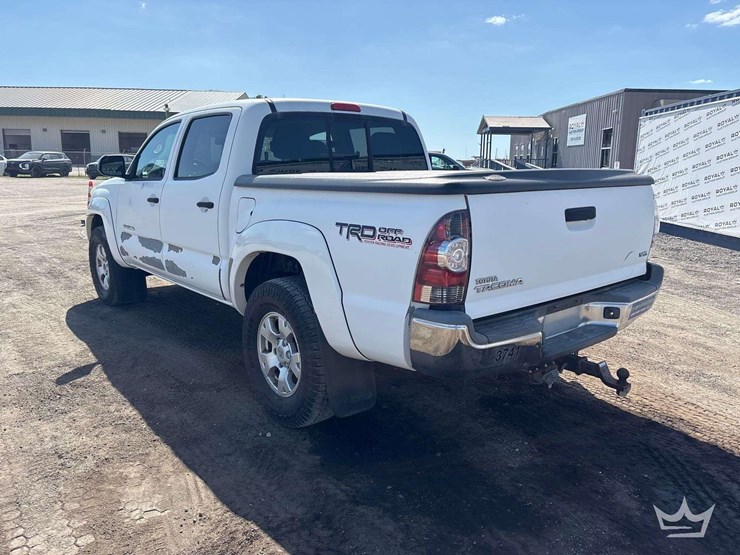 2013-toyota-tacoma-image-4