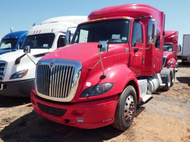 2017-international-prostar-image-1