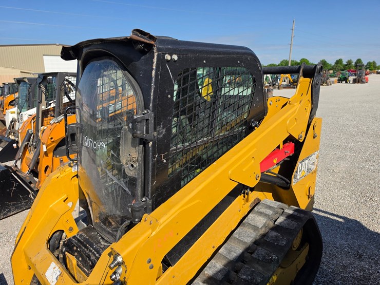 2016-caterpillar-259d-image-13