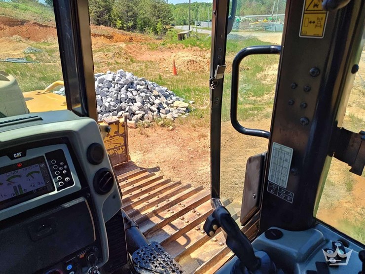 2019-caterpillar-d6n-lgp-image-26