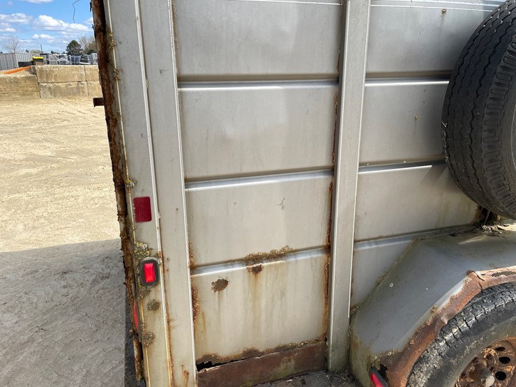 #2010-•-2004-corn-pro-16'-tandem-axle-livestock-trailer-(has-wi-title)-image-28