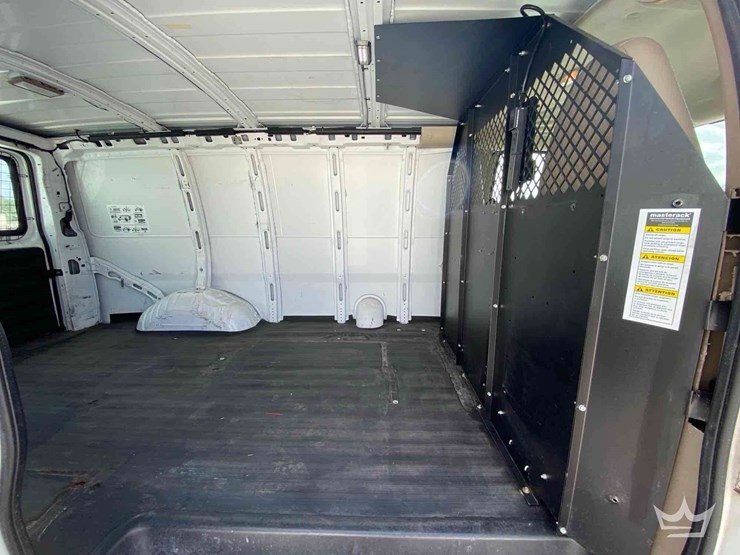 2011-chevrolet-express-2500-image-17