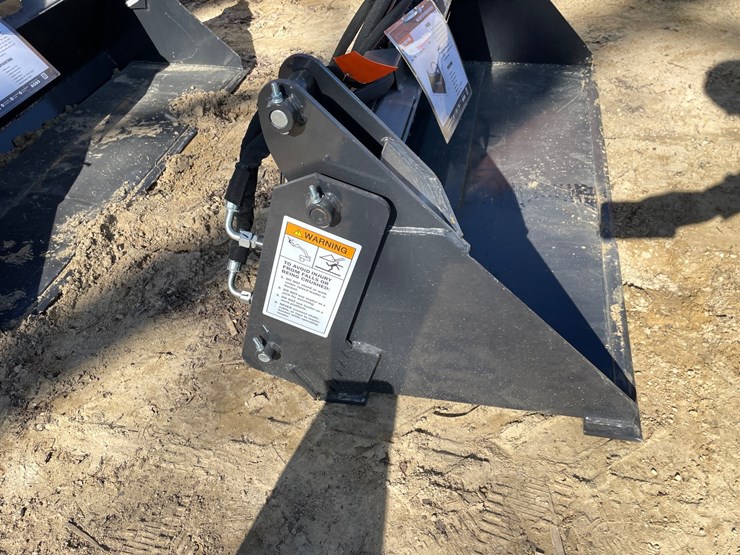 #2318-•-new-wolverine-mini-skid-steer-combination-bucket-image-3