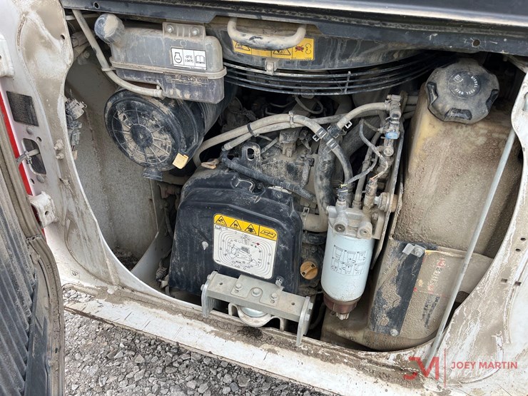 2022-bobcat-t64-image-9