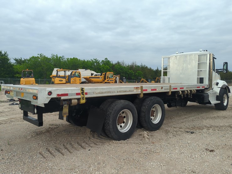 2016-kenworth-t880-image-4