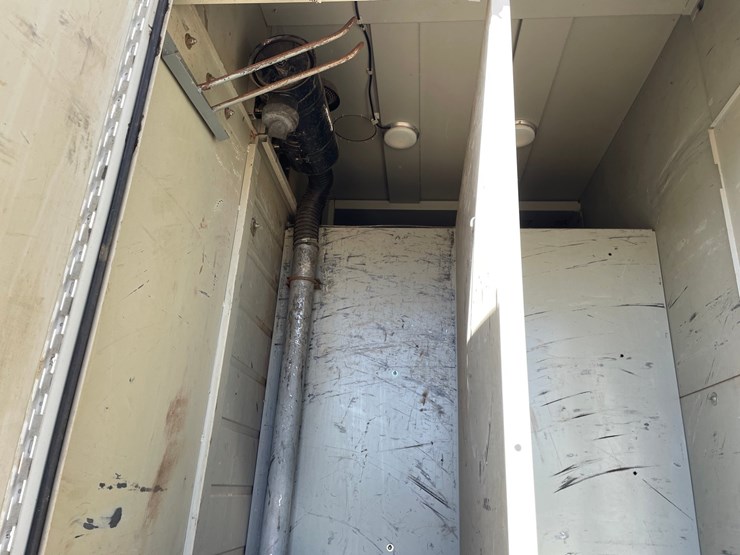 2003-freightliner-fl70-image-114