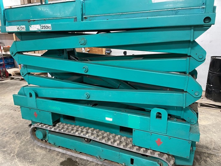 #303-•-2008-en-systems-co.-en8l06-electric-tracked-scissor-lift-image-25