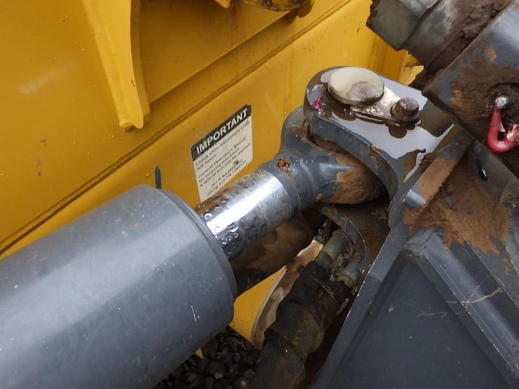 2016-deere-650k-image-15