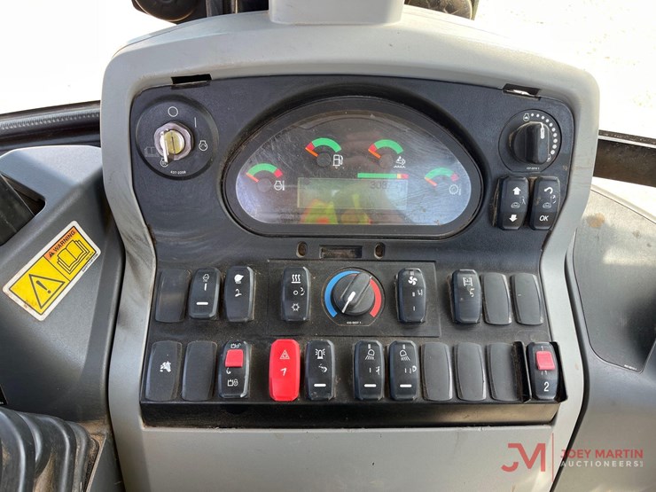 2019-caterpillar-420f2-it-image-10