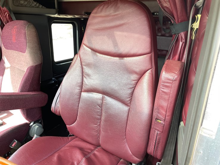 2008-kenworth-t660-image-56