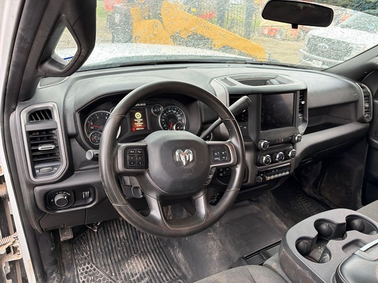 2022-dodge-3500-image-28