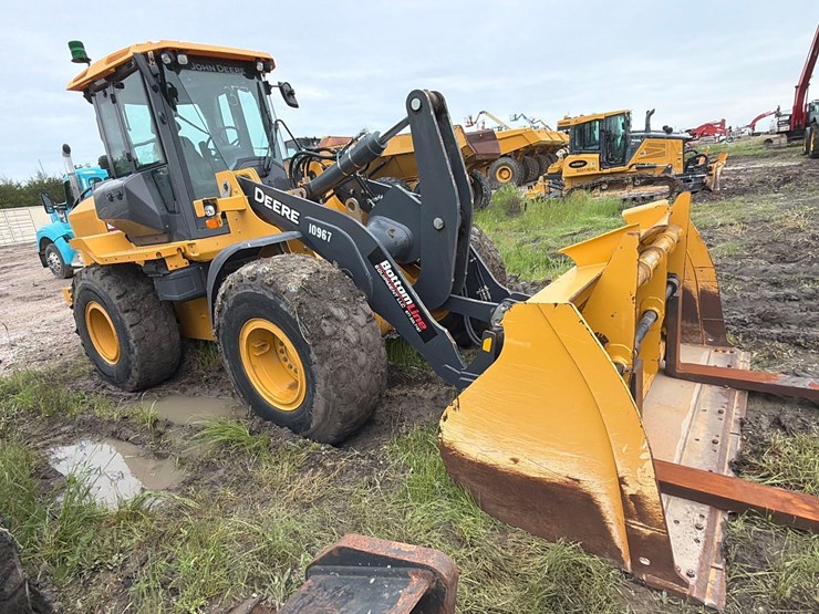 2023-deere-544p-image-4
