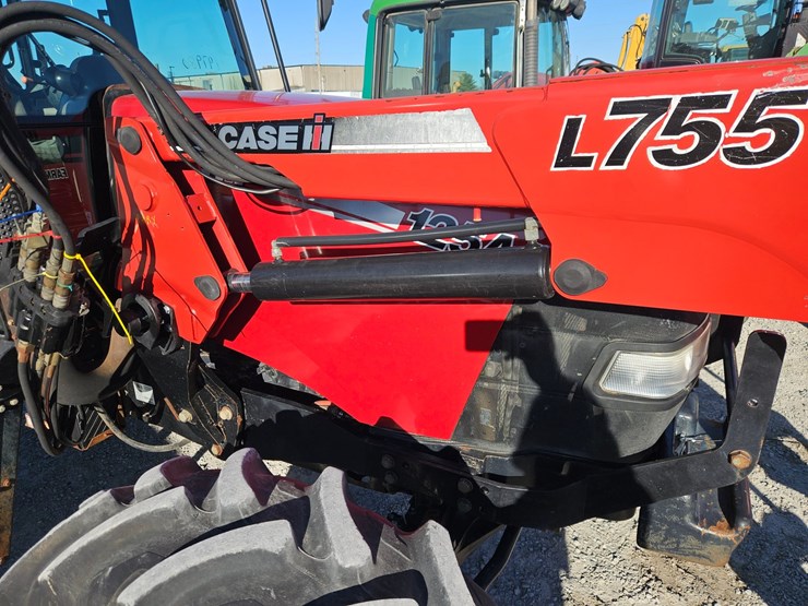 2012-case-ih-farmall-125a-image-8