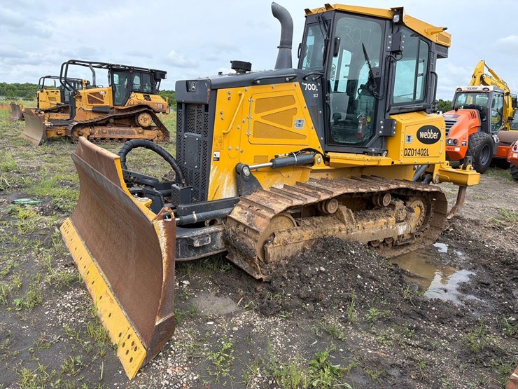 2022-deere-700l-xlt-image-3