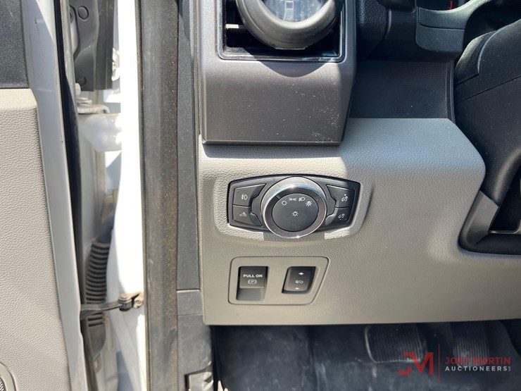 2019-ford-f150-xlt-image-10