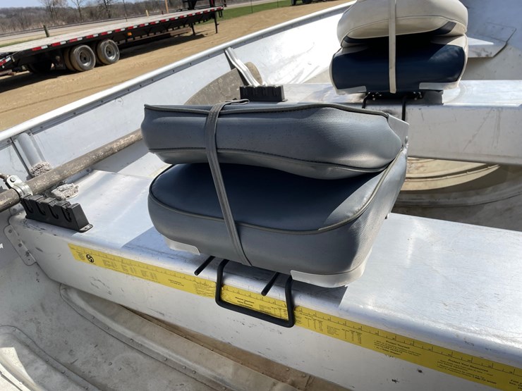 #2002-•-1979-14'-alumicraft-f7-boat-(sells-with-bill-of-sale-only)-image-28