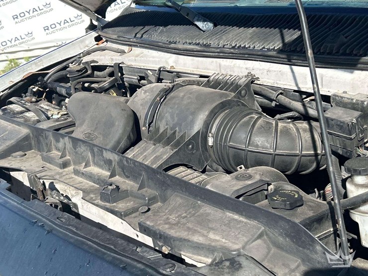 2008-ford-cargo-image-8