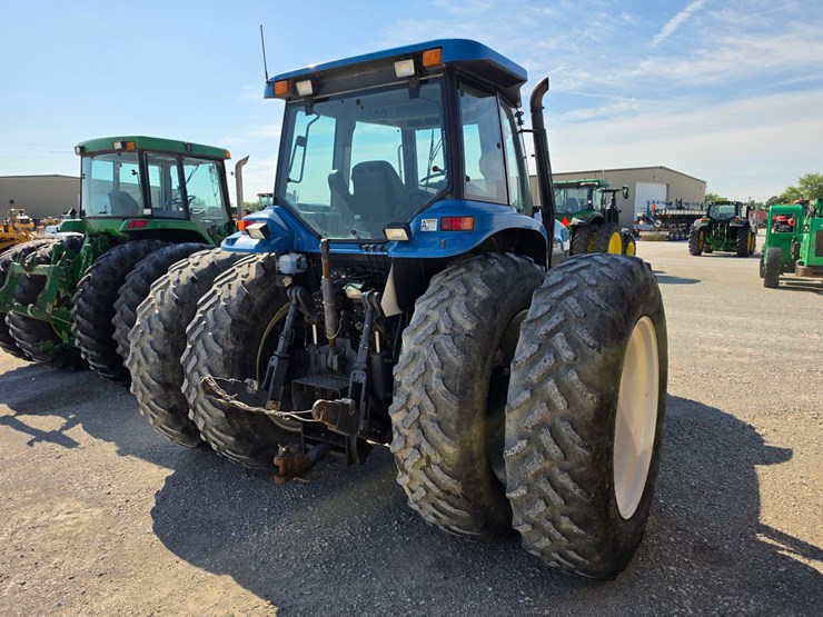 2001-new-holland-8870-image-18