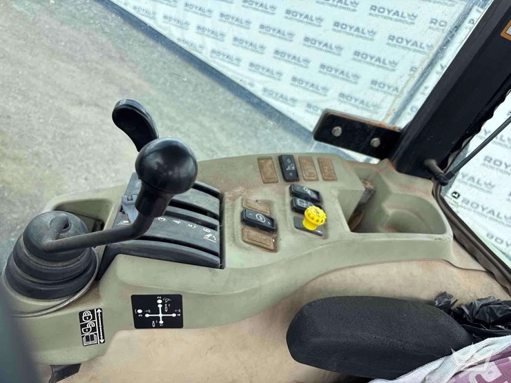 2010-john-deere-4720-image-12