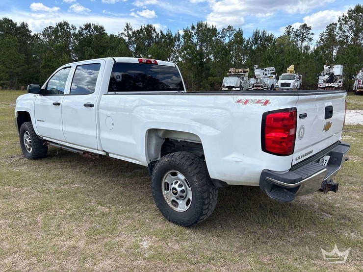 2015-chevrolet-silverado-2500hd-image-4