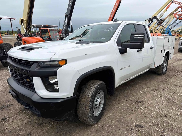 2023-chevrolet-2500-image-1