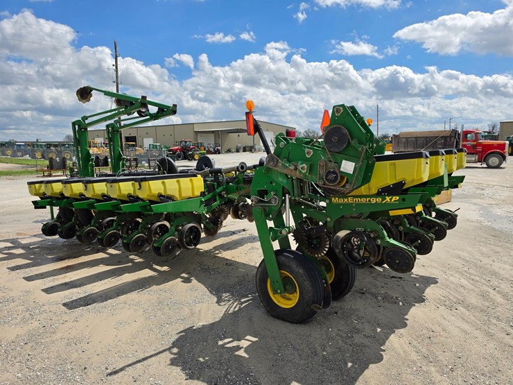 2007-john-deere-1770nt-image-10