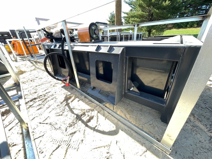 #2341-•-new-wolverine-skid-steer-screening-bucket-attachment-image-4