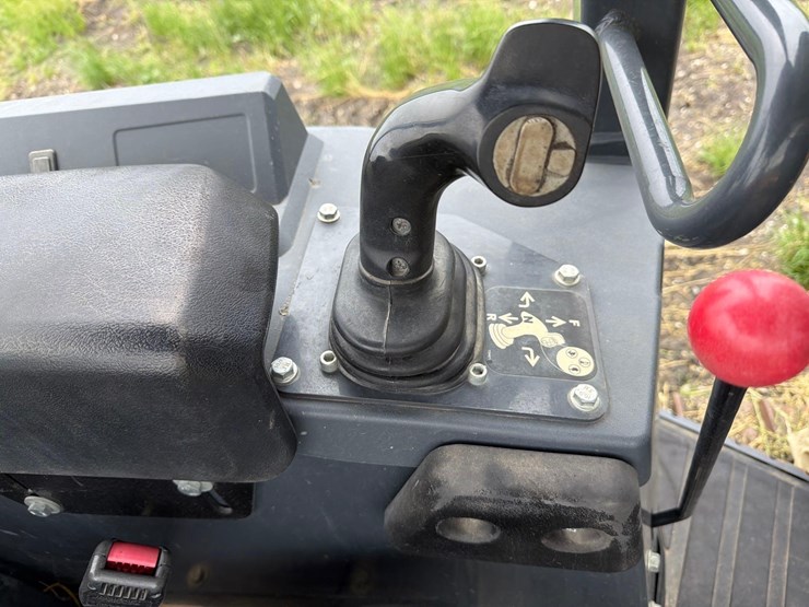2022-deere-450-lt-image-22