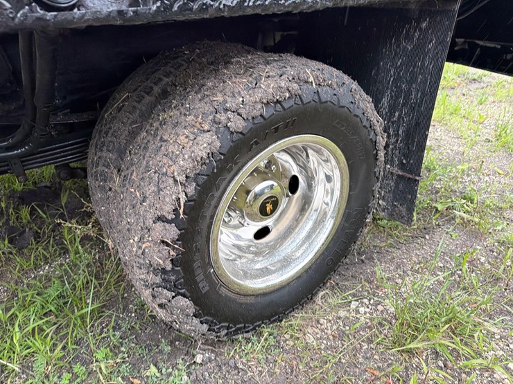 2021-chevrolet-3500-image-9