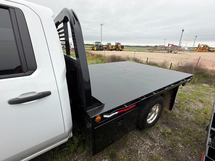 2022-chevrolet-3500-image-7