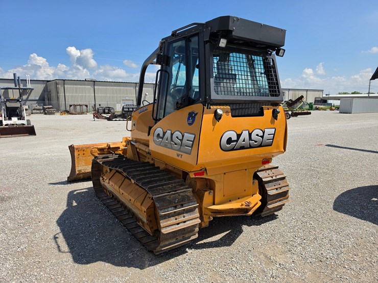 2015-case-650l-wt-image-14