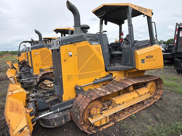 2022-deere-450-lt-image-2