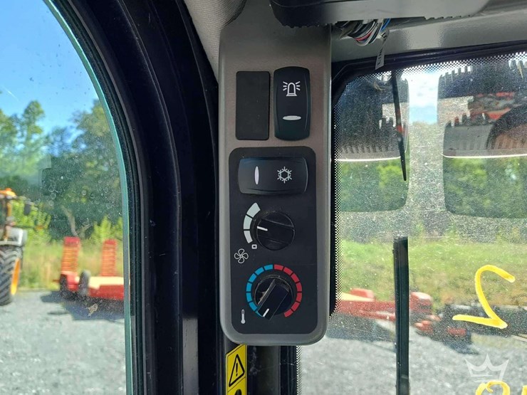 2024-jcb-3ts-8t-image-27