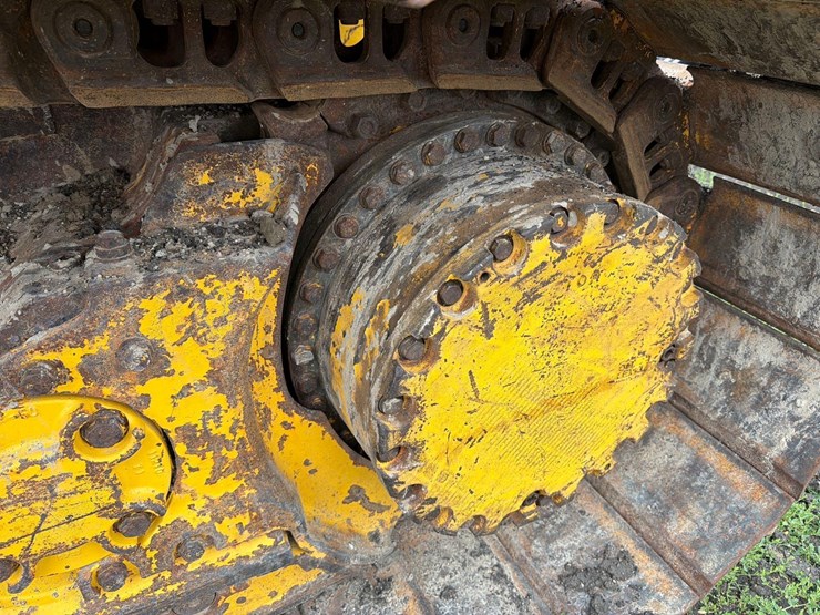2020-komatsu-d61px-24-image-9