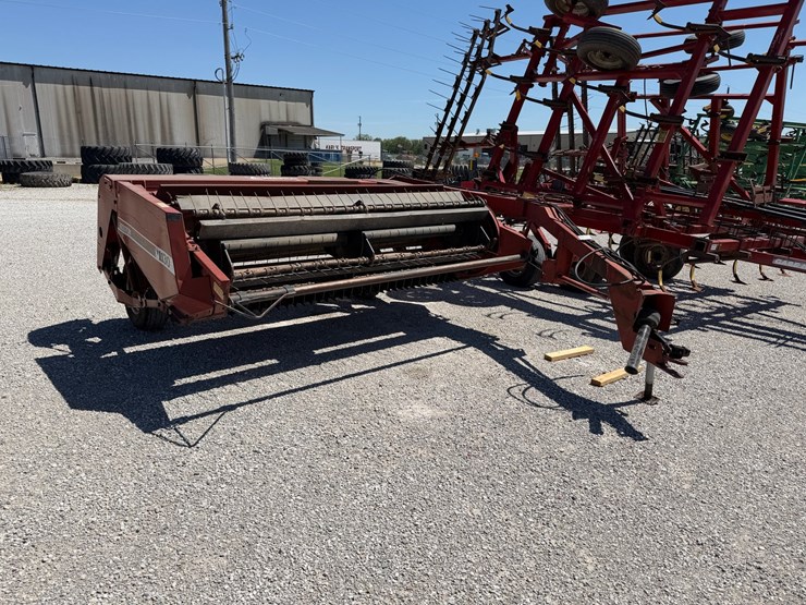 hesston-1130-image-1