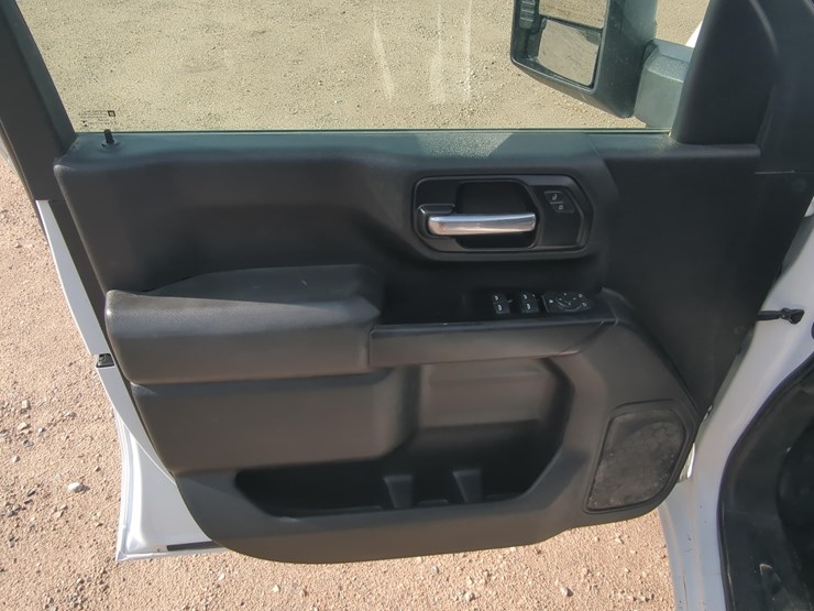 2022-chevrolet-2500-image-9