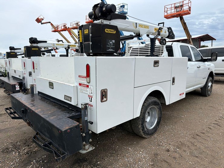 2022-dodge-3500-image-4