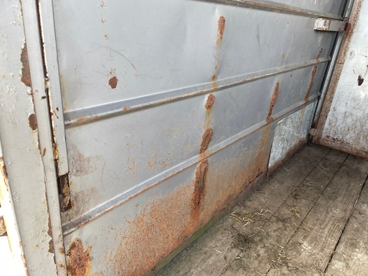 #2010-•-2004-corn-pro-16'-tandem-axle-livestock-trailer-(has-wi-title)-image-61