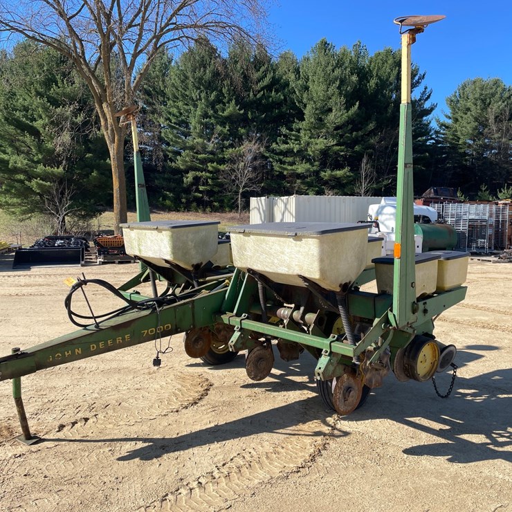 JOHN DEERE 7000