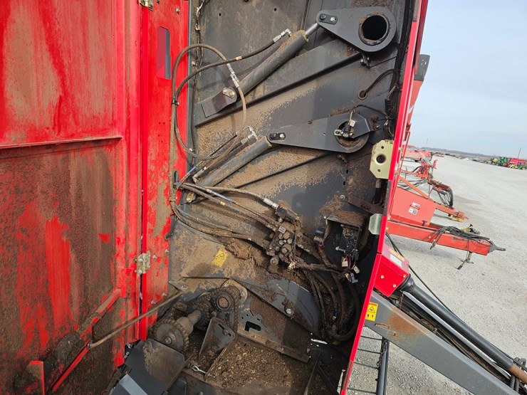 2015-massey-ferguson-2946-image-6