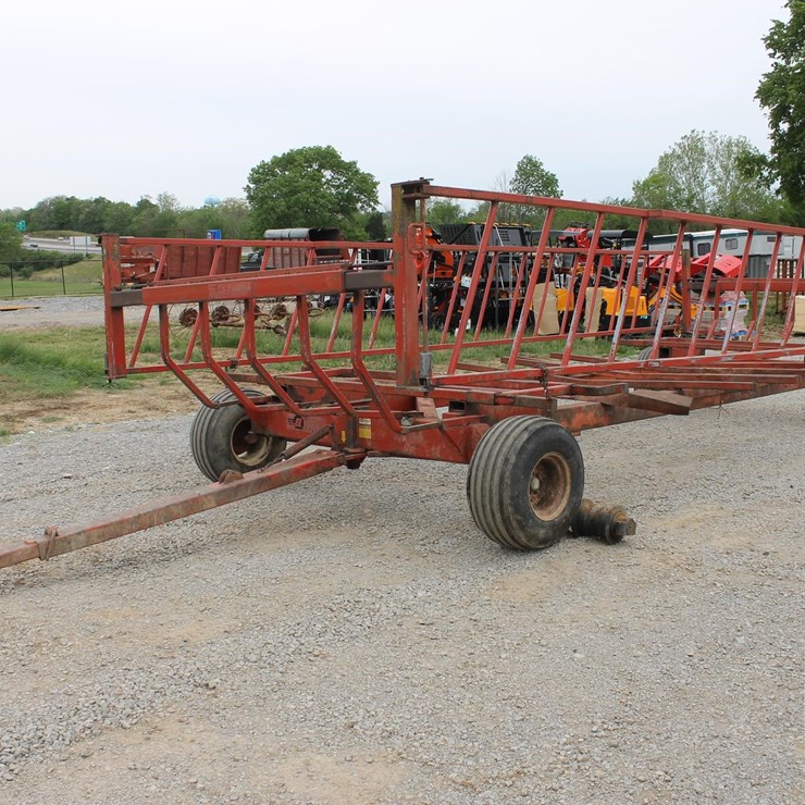 HAY WAGON 6715