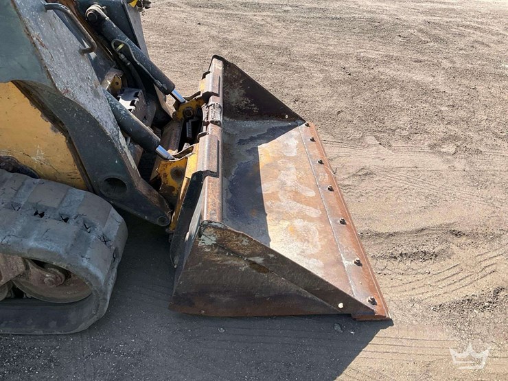 2015-deere-323e-image-7