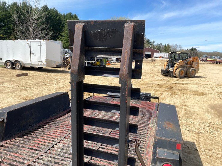#2012-•-12'-skid-steer-trailer-(no-title)-image-18