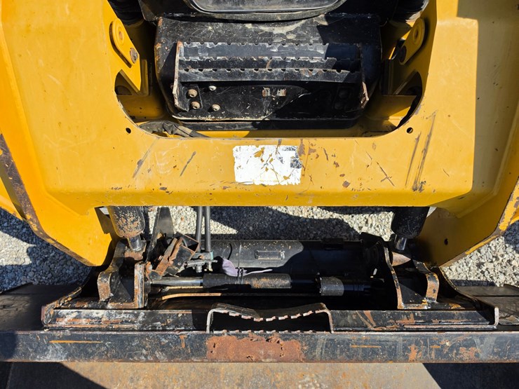 2016-caterpillar-259d-image-5