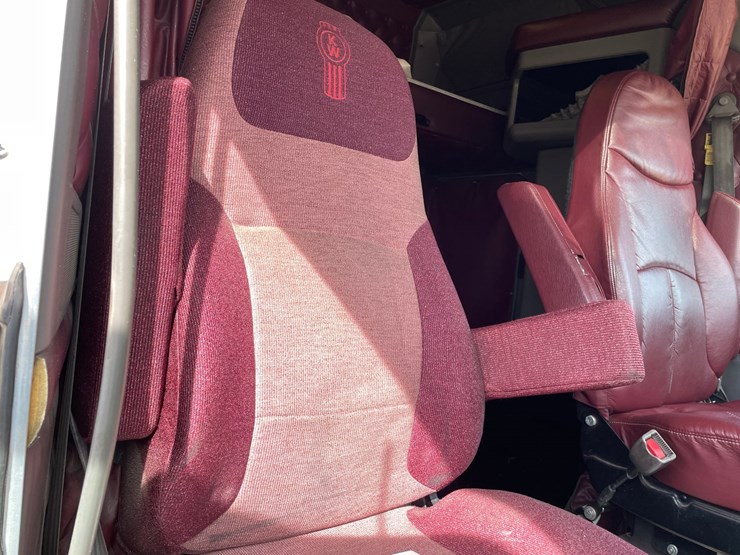 2008-kenworth-t660-image-48