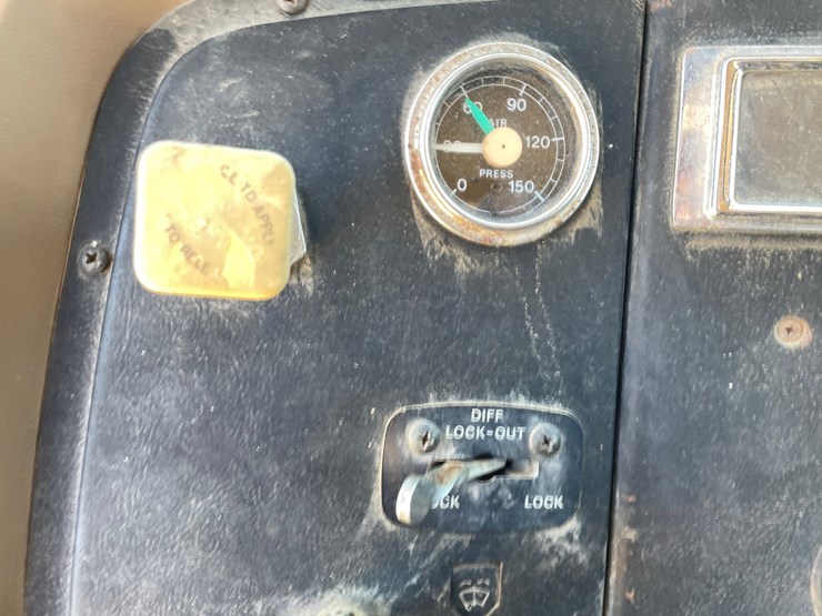 1994-ford-l8000-image-53