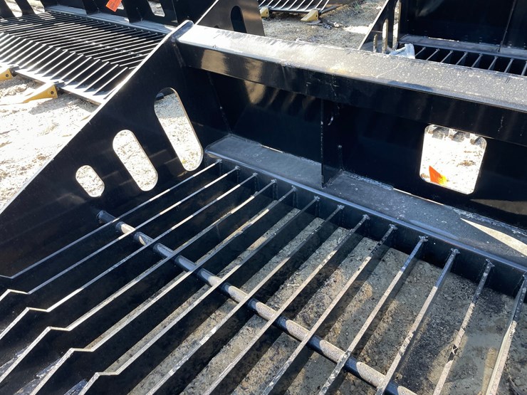 #2330-•-new-wolverine-72"-skid-steer-skelton-high-side-bucket-image-9