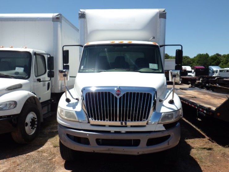 2017-international-durastar-4300-image-3