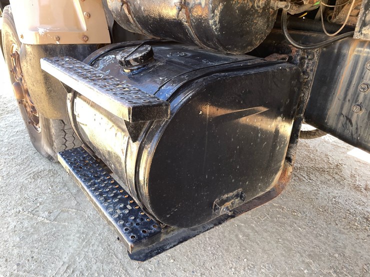 1994-ford-l8000-image-46