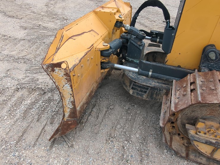 2022-deere-450-lt-image-7